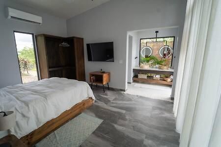 Modern Villa Overlooking Macal River Valley Benque Viejo Del Carmen Ngoại thất bức ảnh